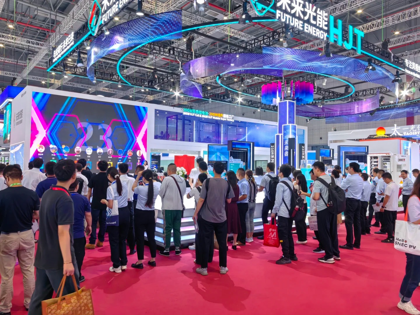 光伏展現(xiàn)場活動非?；鸨?，超級炸裂的互動！_7_讓參展收獲更多_來自小紅書網(wǎng)頁版.jpg